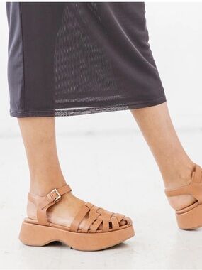 NWB- EITHER/ OR Platform Fisher Sandals
7/37- Cognac